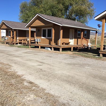Pioneer Mountain Cabins Villa Butte Exterior photo